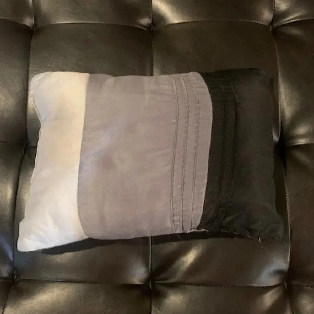 Black/Grey Lumbar Accent Pillow‎